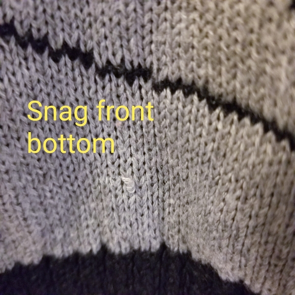 Disney,Minnie Mouse Sweater - Picture 4 of 7